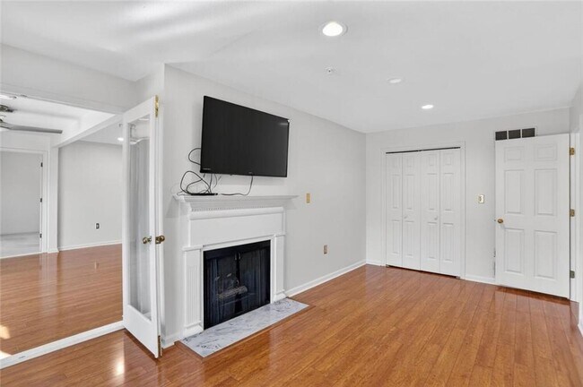 Building Photo - 27207 Plantation Dr NE