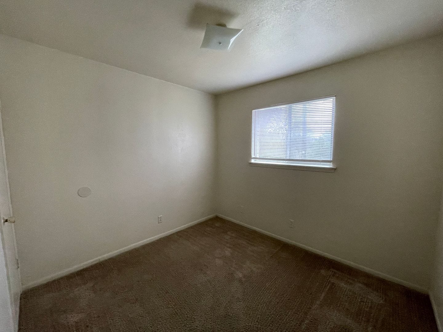 Building Photo - 228 Hold St