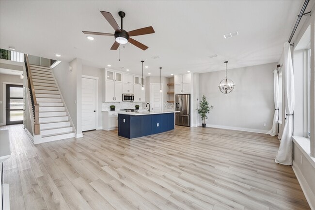 Building Photo - 10942 Brambling Wood Dr
