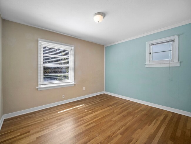 Building Photo - Spacious 4-Bedroom Home w/large Outdoor Sp...