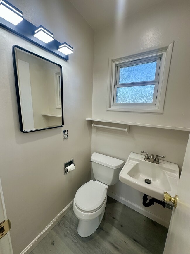 Building Photo - 9071 Paradise Park Dr