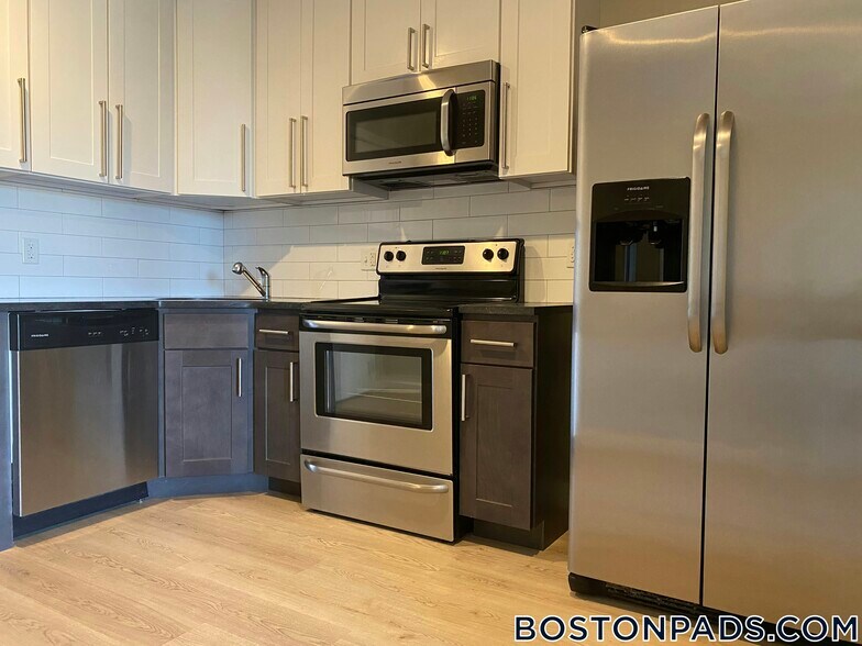 Building Photo - 35 S Huntington Ave