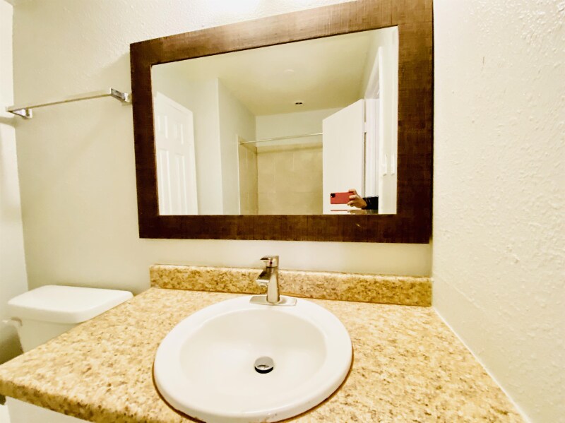 Building Photo - 3807 Englewood Cir