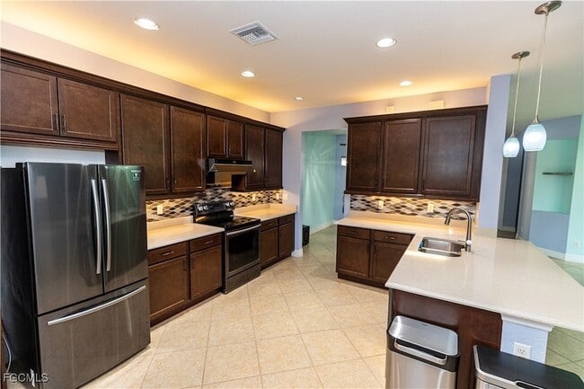 Building Photo - 11660 Meadowrun Cir