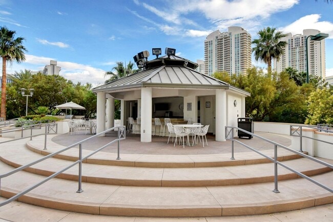 Building Photo - Turnberry Towers 2705W-City/Golf Course Vi...