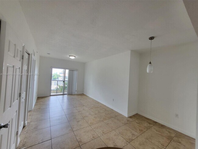 Primary Photo - 435 SW 12th Ave