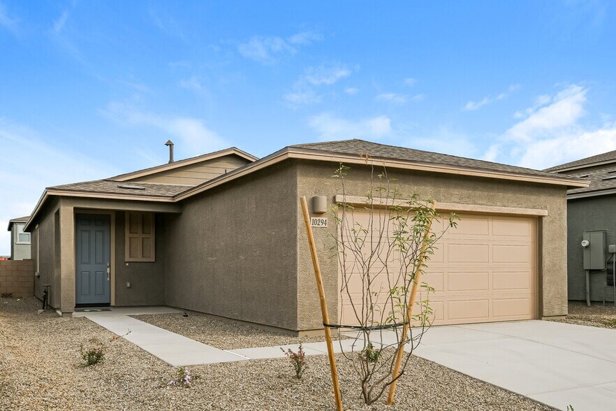 Building Photo - 10294 W Sumullen St