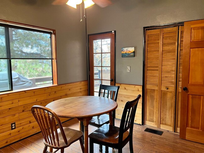 Building Photo - Cozy 3-Bed 2-Bath Cabin-Style Home Nestled...