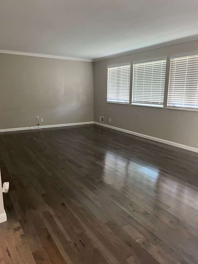 Building Photo - REDUCED PRICE! Beautiful 4bd 3bth Home Move In Ready!