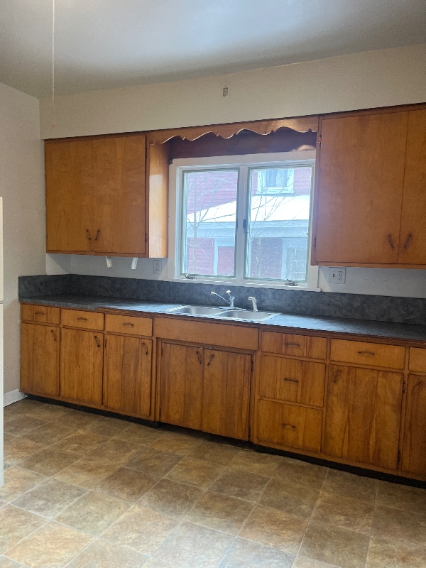 Building Photo - 99 Bowen St