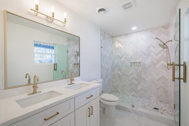 Building Photo - 9419 Campbell Rd