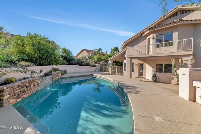 Building Photo - 1101 E Brook Hollow Dr