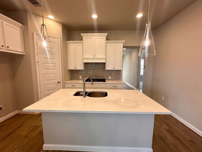 Building Photo - 6030 Cottontail Ln