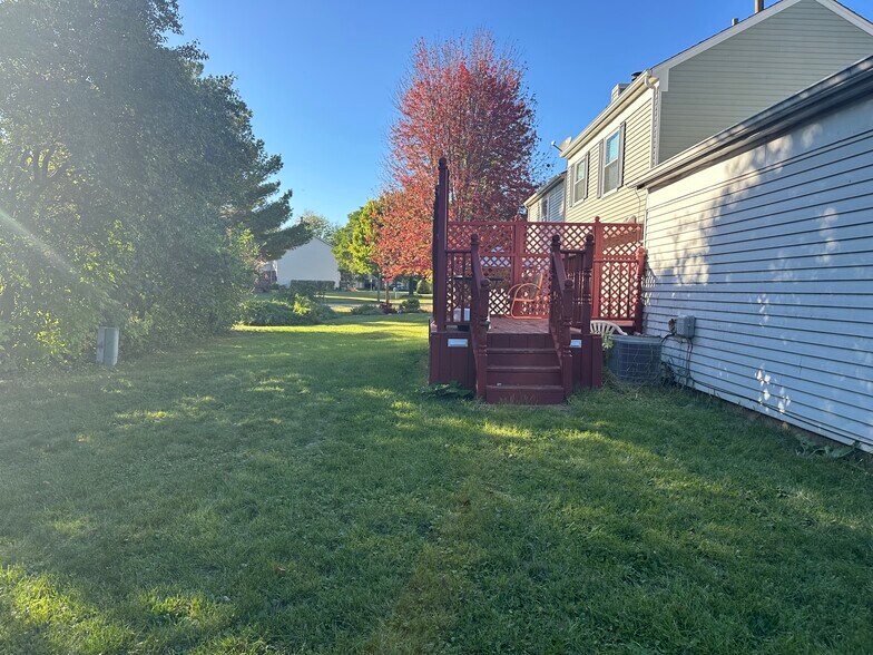 Building Photo - 1021 Perry Dr