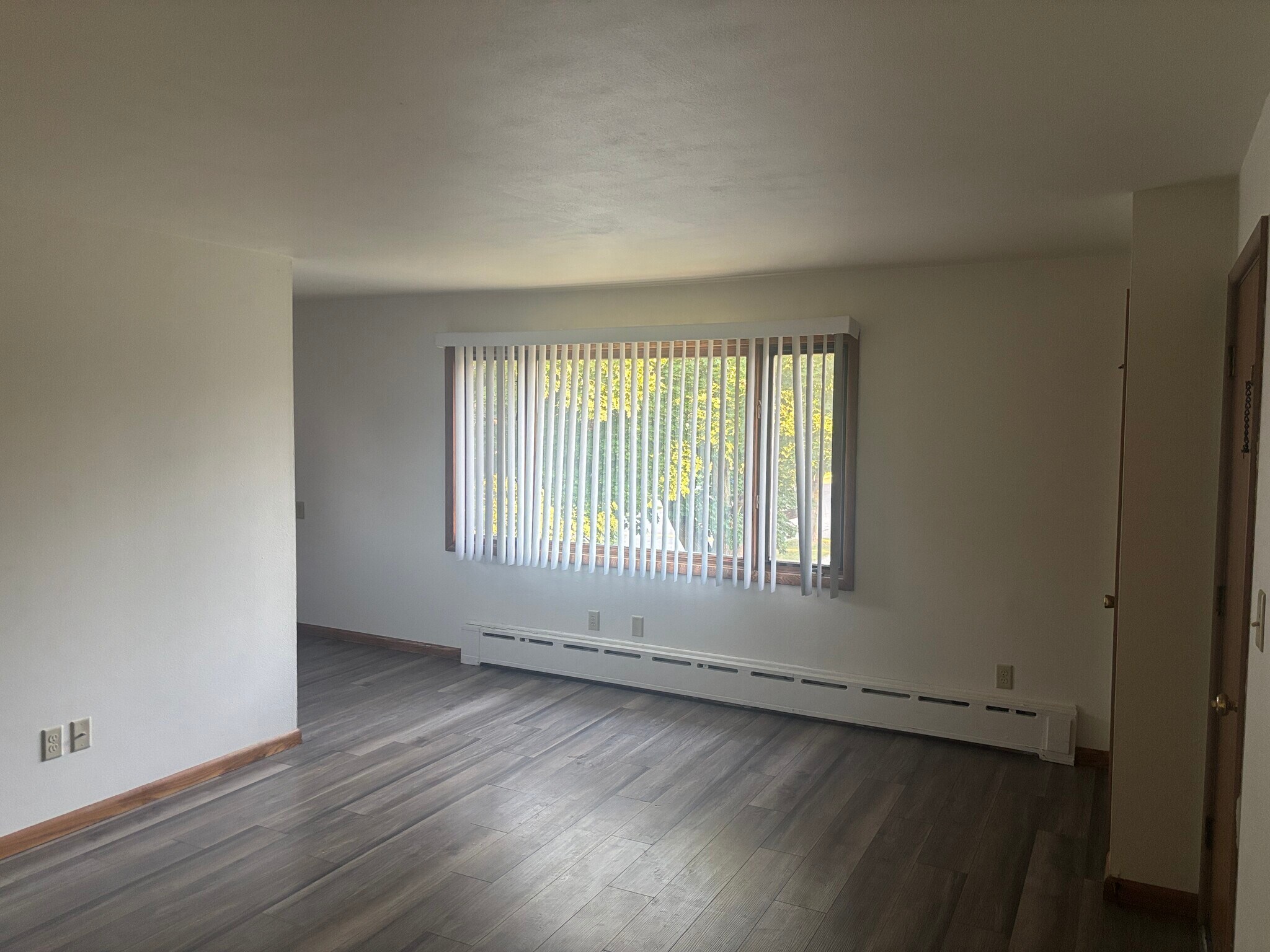 Building Photo - 1801 Silvercrest Dr