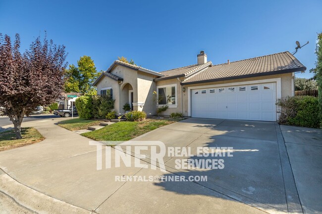 Primary Photo - Beautiful Roseville Home on Court