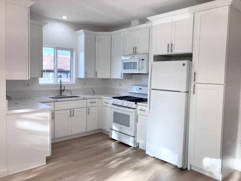 Building Photo - 164 N Ave 23