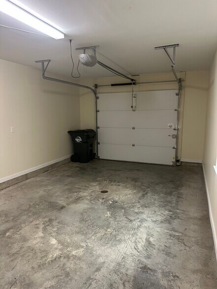 Building Photo - 39 19th St