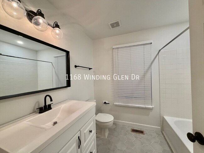 Building Photo - 1168 Winding Glen Dr