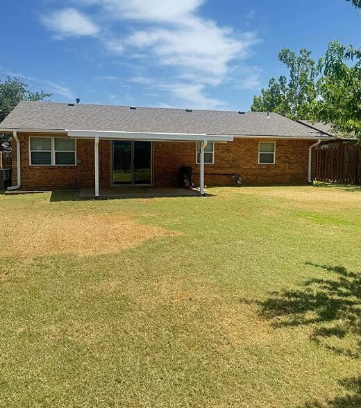 Building Photo - 2410 NW Norman Cir
