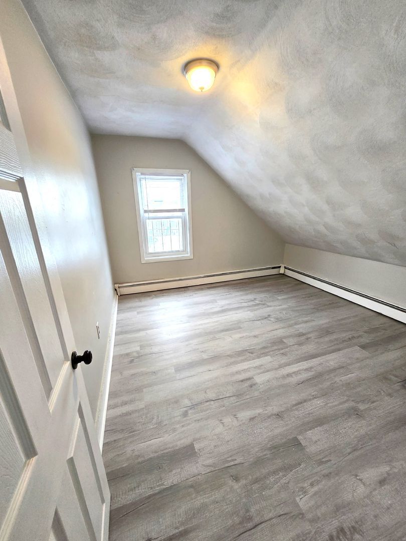 Building Photo - 150 Sisson St