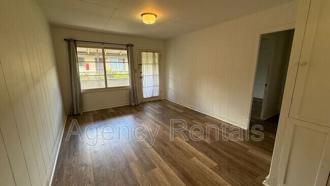 Building Photo - 720 Mahiai St