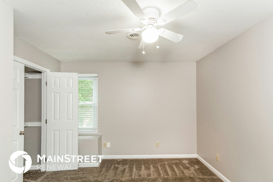 Building Photo - 405 Hunters Ridge Dr