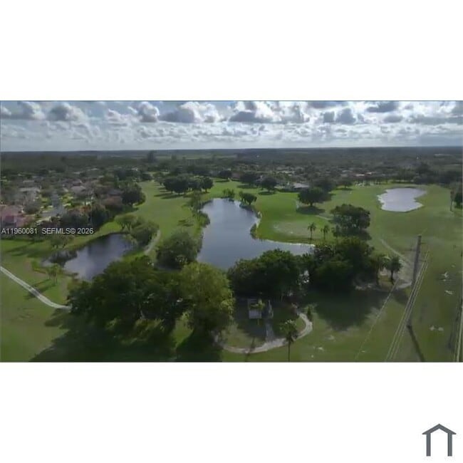 Building Photo - 2667 SE 28th Dr