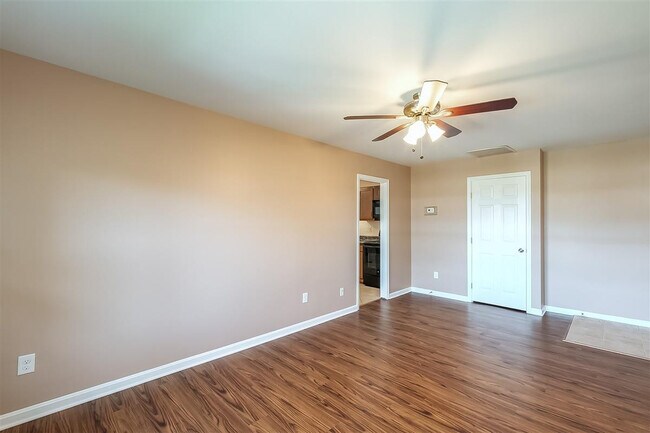 Building Photo - 1439 Townley Dr