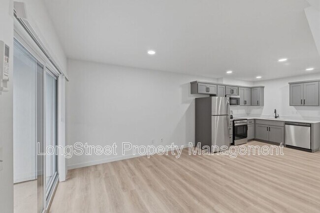 Building Photo - 816 S 19th St