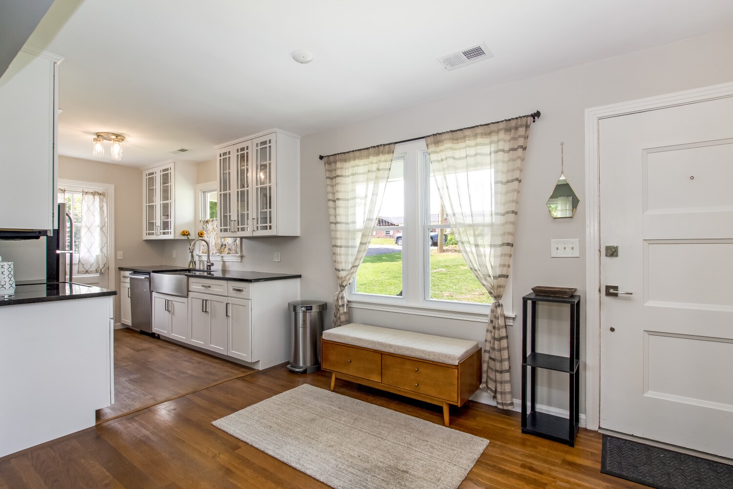 Building Photo - 2158 Brookview Dr