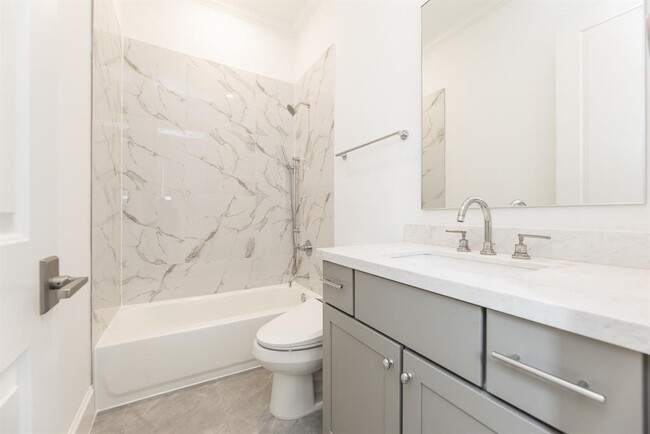 Building Photo - 7518 Viano Ln