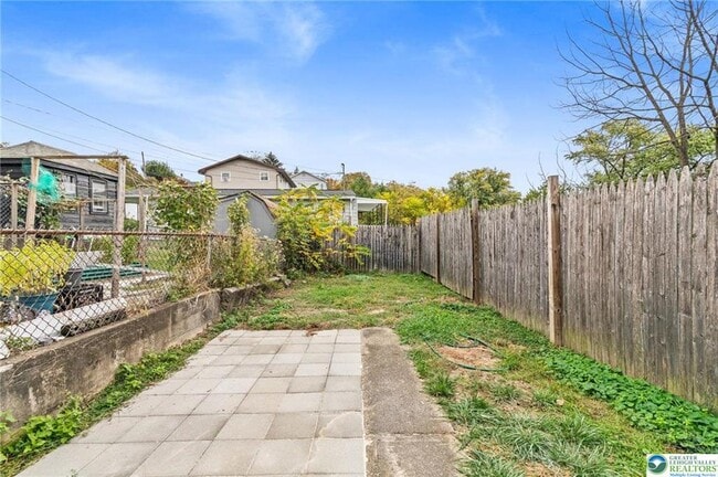 Building Photo - 921 Ridge St