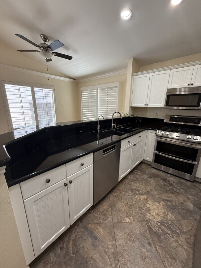 Building Photo - Beautiful 3-Bedroom 2 bathroom in the Heart of Pleasanton!