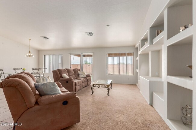 Building Photo - 608 W Rattlesnake Pl