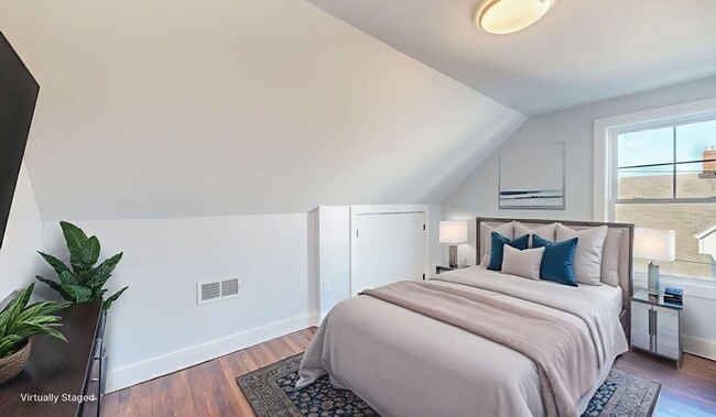 Building Photo - 24 Alfred St