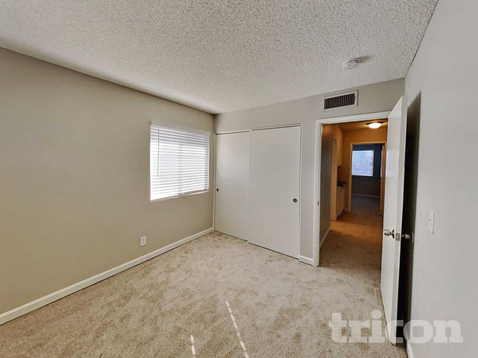 Building Photo - 3143 Regal Oak Dr