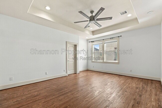 Building Photo - 1108 Peveto St
