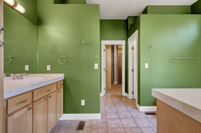 Building Photo - 2908 Glen Arbor Dr