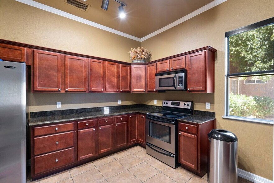 Building Photo - 7009 E Acoma Dr
