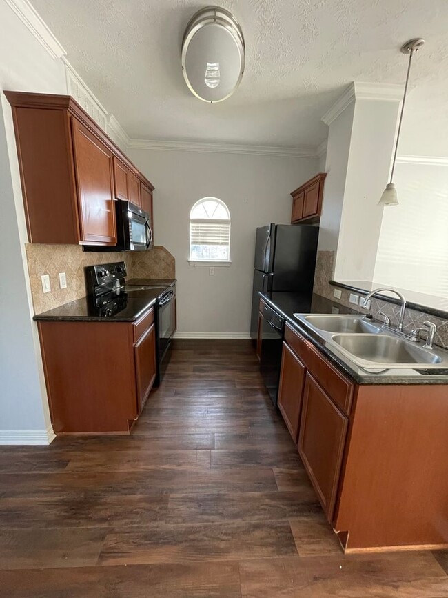 Building Photo - Lakeridge Townhomes - Unit 2211