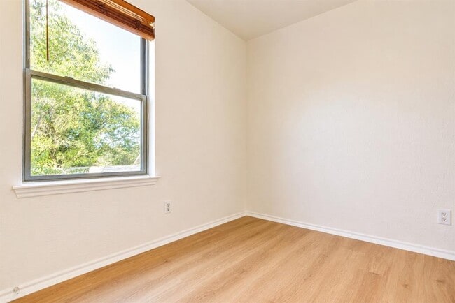 Building Photo - 8807 Springmail Cir