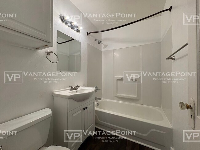 Building Photo - 2224 Ullmer Ct