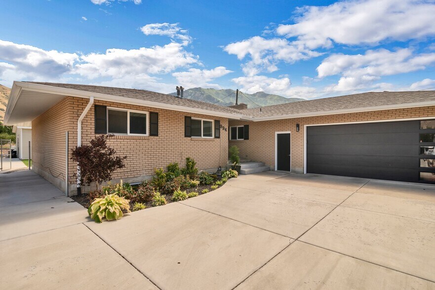 Building Photo - 994 N 700 E