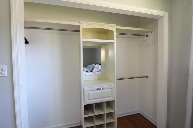 Building Photo - Bright & Spacious 2-Bedroom Home in Massanutten