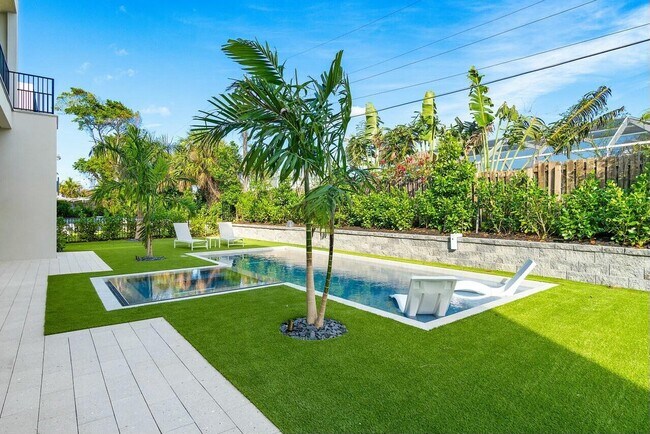 Building Photo - 13460 U.S. Rte 1