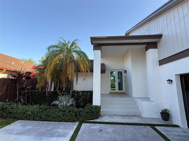 Building Photo - 14853 SW 42nd Ln