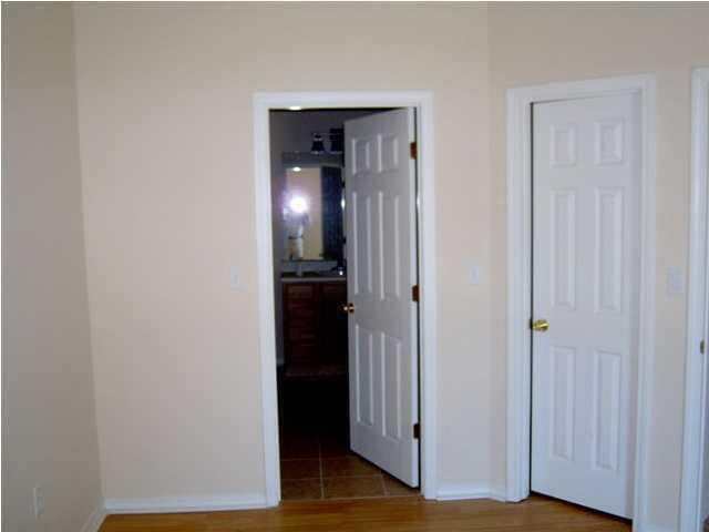 Building Photo - 204 Ann Cir