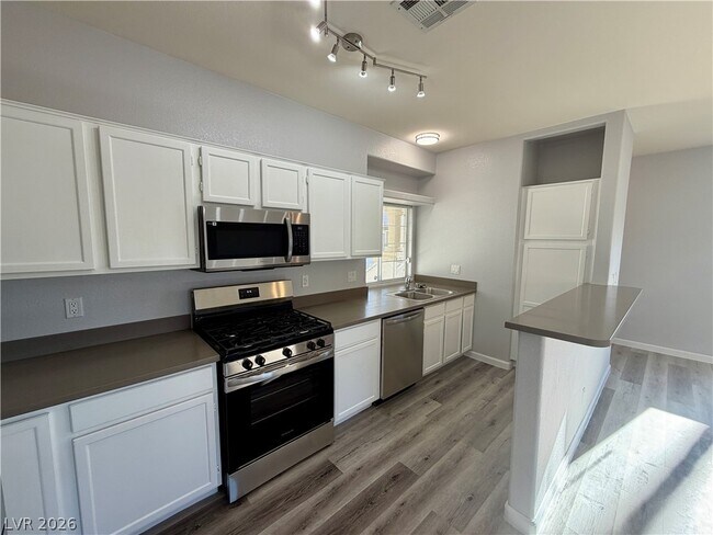 Building Photo - 6804 Indian Chief Dr