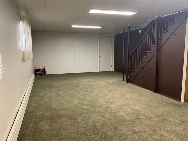 Building Photo - 484 38th St